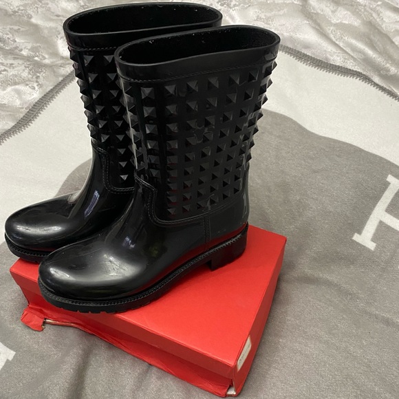 Valentino Black Rockstud Rubber Rainboots 38 US 7 Preowned - Picture 1 of 9